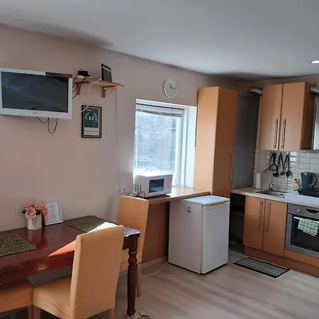 Close To Business Center