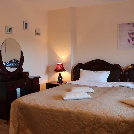 Close To Business Center Apartment *